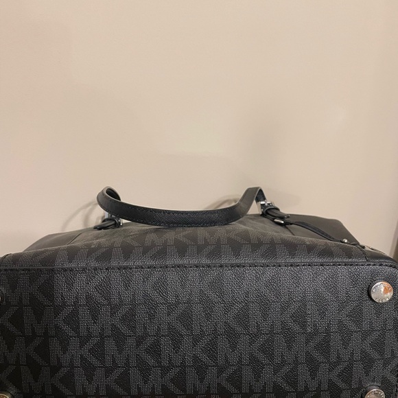 Michaell Kors Tote Handbag - Picture 2 of 4
